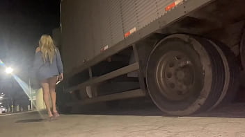 MARRIED TRUCKER FUCKING A BAREBACK SLUT'S ASS