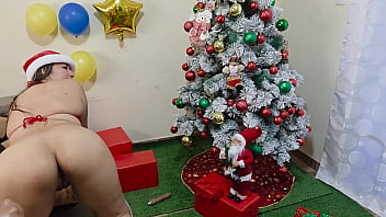 Stepfather finds his curvy stepdaughter masturbating on Christmas and they