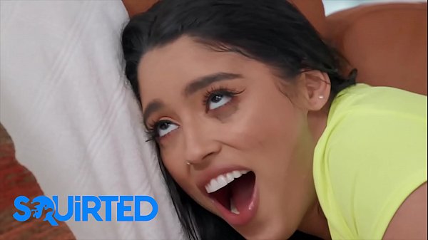 Phat ass Cuban (Vanessa Sky) deepthroats and spits all ovew