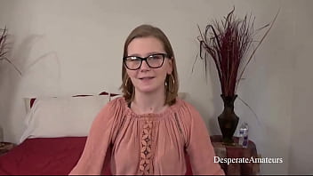 Desperate Amateurs het sexy big tit moms getting their tight