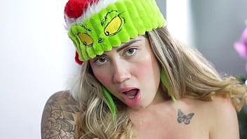 HARDCORE SEX WITH THE GRINCH ON THE HORNIEST CHRISTMAS -