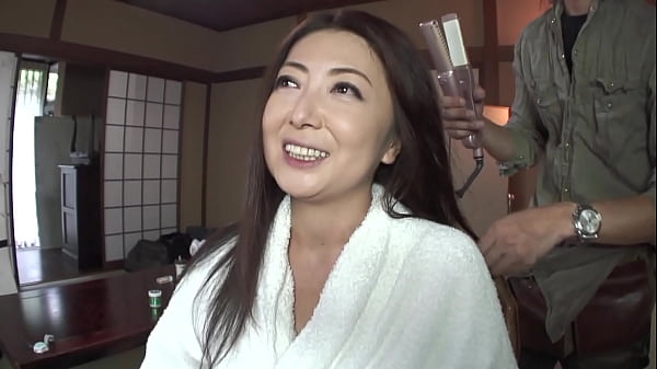 The Squirting Queen - Beautiful japanese mature wife is doing