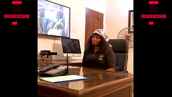 OFFICE SQUIRT AND SEX WITH HUGE ASS EMPLOYEE. PLEASE SUBSCRIBE