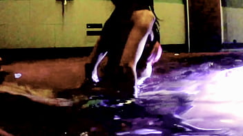 I fucked a stranger in the hot tub and let