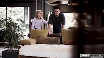 Teen Lola Fae offers herself to mums bf and gets