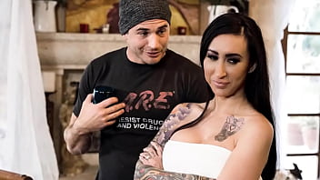 Stepmom Got Caught Masturbating In The Backyard & Get Analized