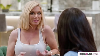 Stepdaughter gives busty milf stepmom her first lesbian kiss