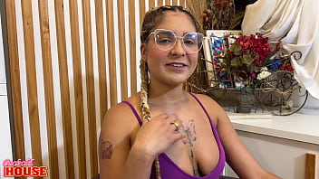 She got tired of her boyfriend with a small dick