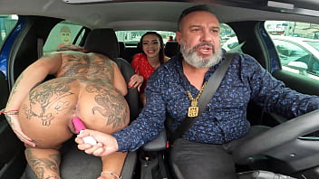 Luizza Saito, in her first time, painted the number seven