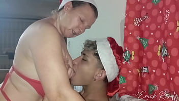 Depois da ceia de natal enteado tarado pega a m&atilde;e