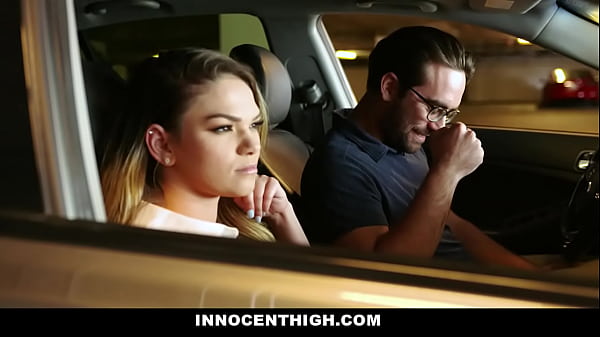 Athena Faris slobbers the nerd guys cock and shove it