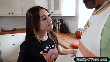 I know my stepdaddy cant resist my pussy