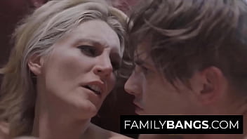  ⭐ Cute Stepmom Wait in Calm to Have Sex