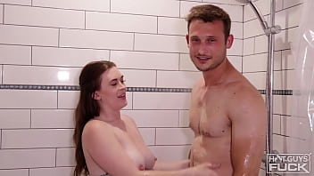 Mike Beaumonte Enjoys Pornstar Lindsay Lee's Amazing curves