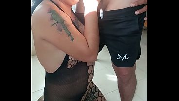 Mexican woman making porn at home gets undressed and starts