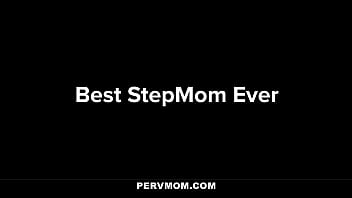 Stepmom Desiree Dulce got stucked under the bed and fucked