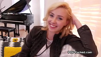 Smoking hot blonde is ready to do porn