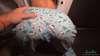 Hot teen got huge cream pie for getting stuck in