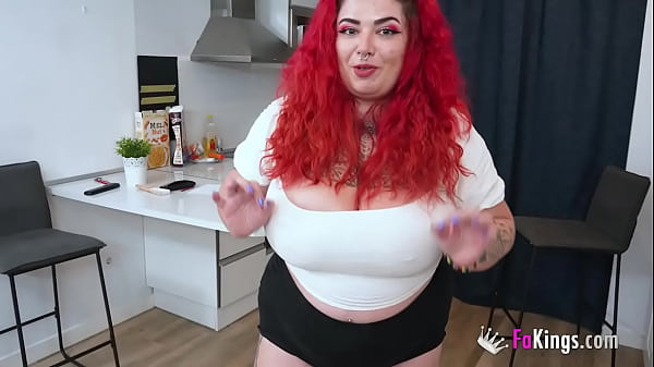 Busty Spanish BBW Leia Saez knows hot to treat to