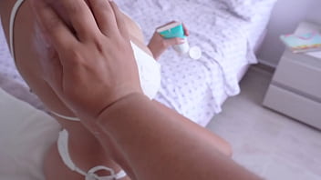 My stepsister lets me try her gym results.