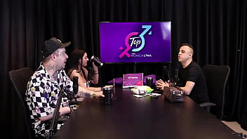 With his bus ticket collector bag, King of Dogging puts