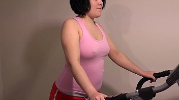 With an anal stopper on the treadmill, I combine fitness