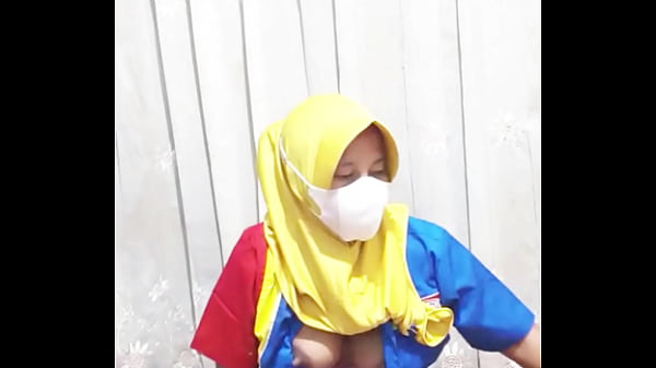 Indomaret hijab girl masturbates before going to work