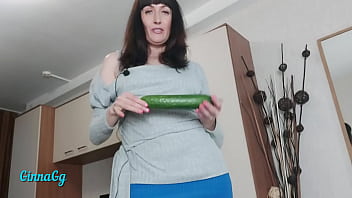 My creamy cunt started leaking from the cucumber. fisting and