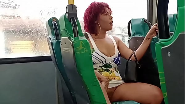 I showed off on the bus and the cuckold touched