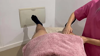 The masseuse who is a friend of my girlfriend gets