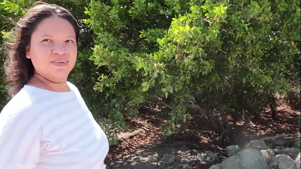 WALKING THROUGH THE BEACHES OF PUERTO COLOMBIA I PASS THE