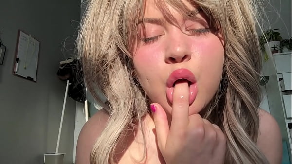 My mouth cant handle all that jummy cum