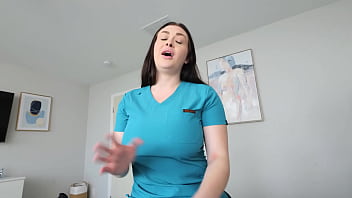 Busty Step Mom Gives Me A Hand - Lindsay Lee