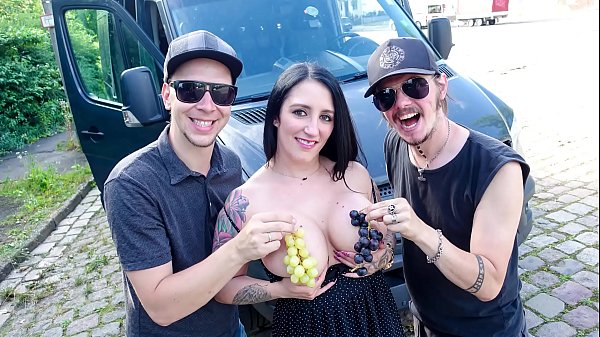 BUMS BUS - German busty babe Queen Paris picked up