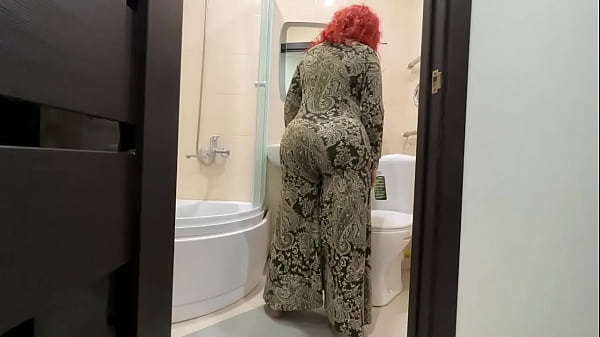 He lifted his skirt and inserted a dick in mature