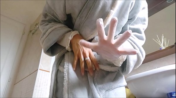 Strong light is needed to control the vulva and anus