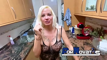 PORNOVATAS - Spanish mother surprised in the kitchen by a