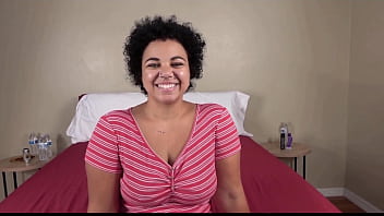 Casting Desperate Amateurs Muscle moms getting their tight pussies pounded