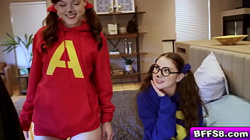 Besties Jade Valentine Bella Blu and Megan Mistakes took turns