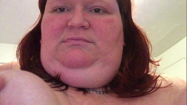 Amature chubby Jessie masturbates hairy pussy with vibrator