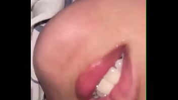 Indonesian porn aunty asks for a massage because her body