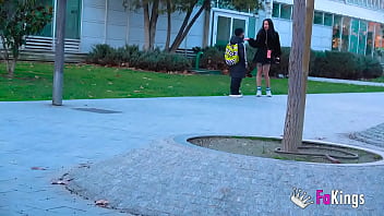 Lara Croft getting wild in the street. Are you Juanjo?