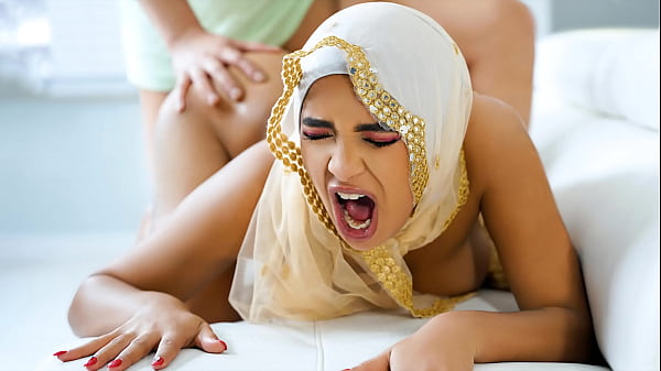Convincing My Hijab Girlfriend for Fuck Who's Not Allowed to