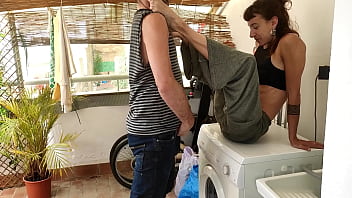 Real Amateur Fuck on Washing Machine &ndash; She Squirts Like