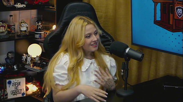 Viamms, Martina Oliveira's friend arrived at P&aacute;pum, got on all