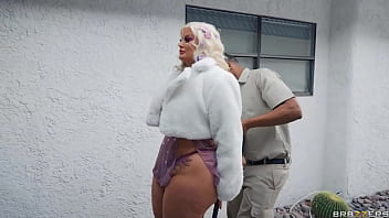 All Dolled Up: Double Trouble - Julie Cash, Savannah Bond