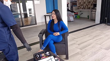 I'M HORNY AND ONLY MY GAY MAKEUP ARTIST IS AROUND