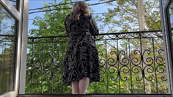 An old stepmom with a big ass gently sucked her