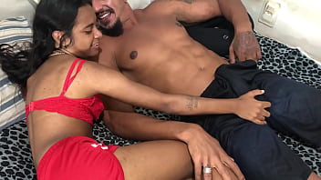 Novinha woke me up by putting her hand on my