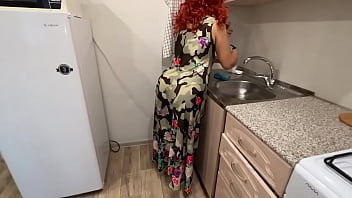 Stepmom twists her big ass and hopes for anal sex